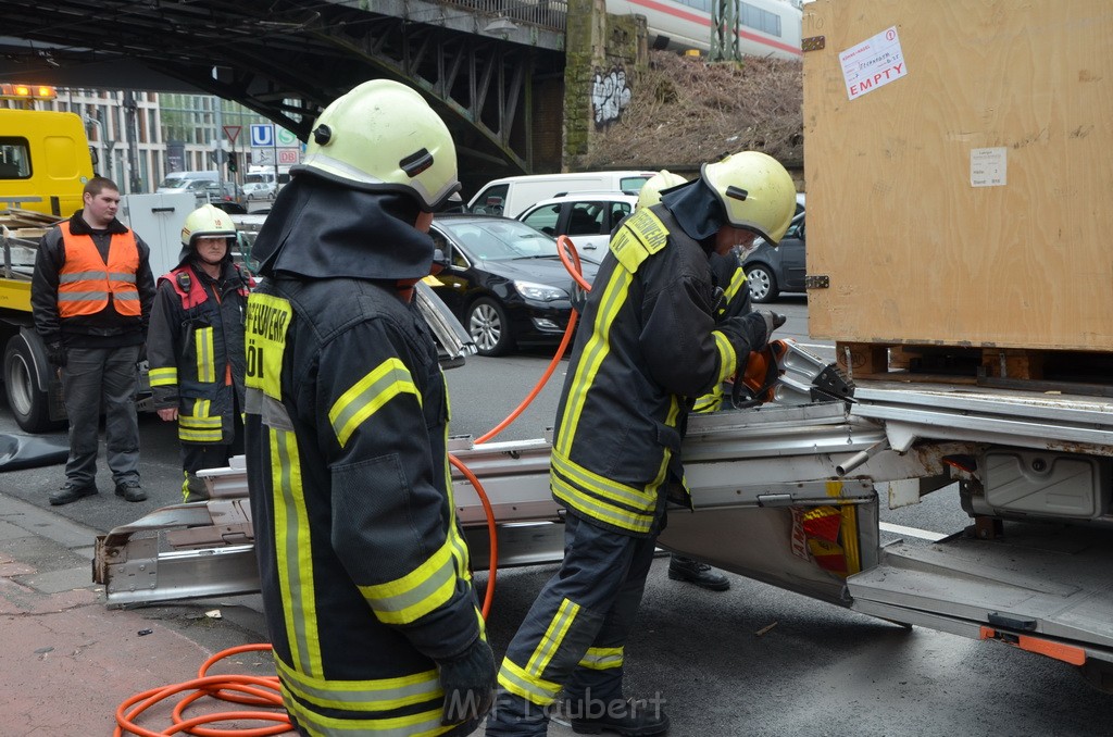 LKW Bruecke Koeln Deutz Opladenestr Deutz Muelheimerstr P036.JPG - Miklos Laubert